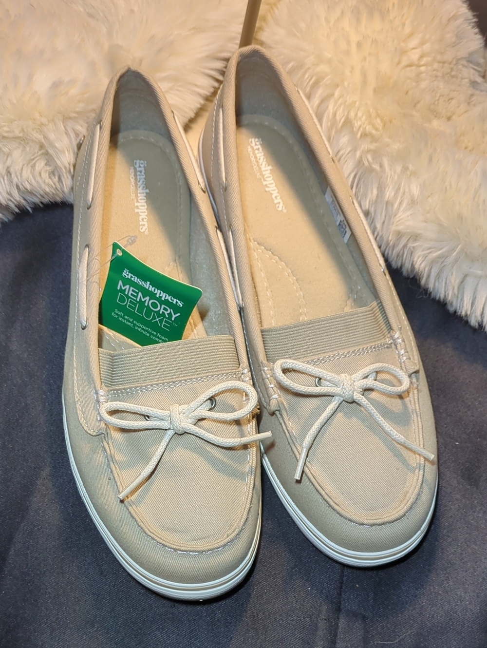 Grasshoppers Women's Light Beige Canvas Bow Loafers Size 9 Women's NOW ONLY $35